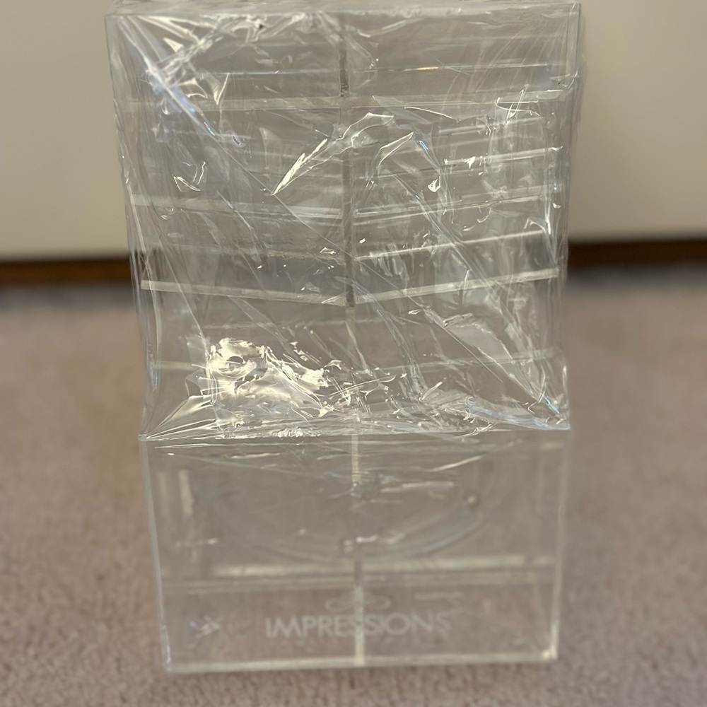 Impressions - Vanity Clear Acrylic Makeup Organizer